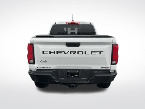 Used 2025 Chevrolet Colorado ZR2 w/ Technology Package AWD/4WD image 6