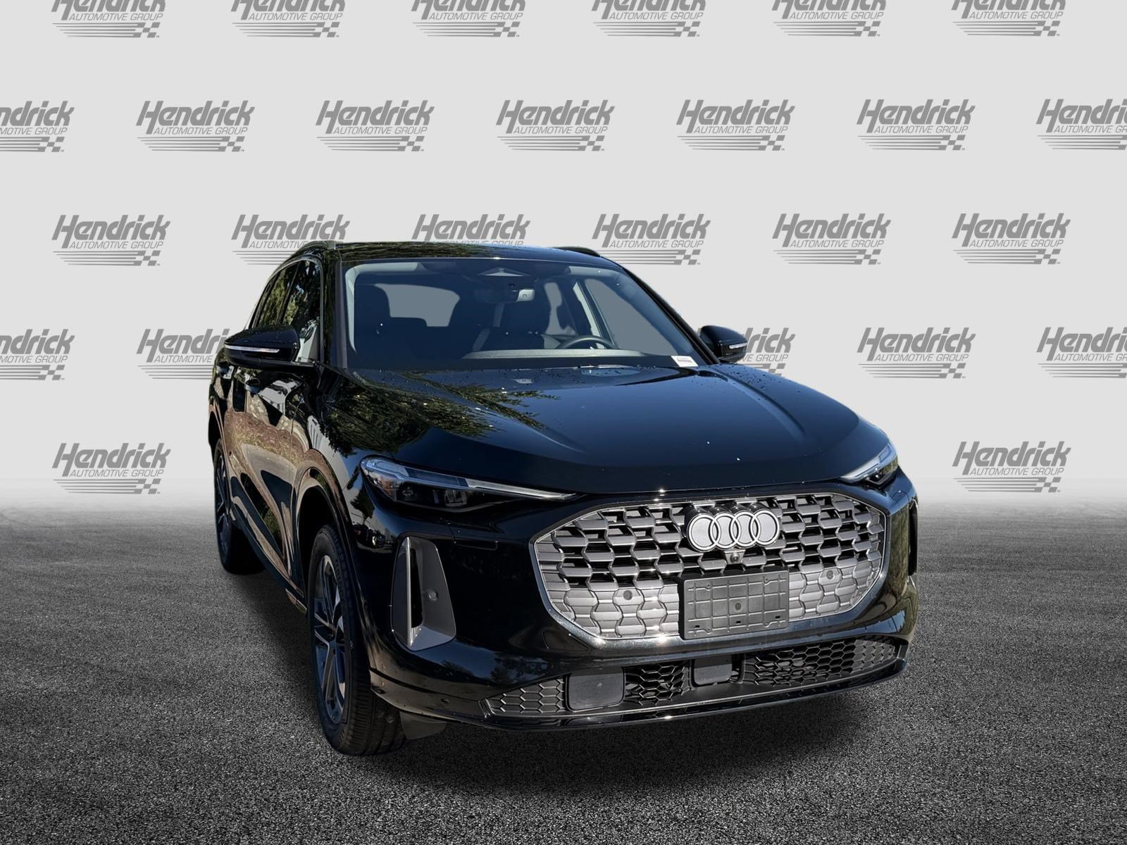 Certified 2025 Audi Q5 Premium Plus w/ Premium Plus AWD/4WD image 2