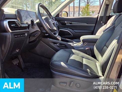Used 2025 Kia Telluride EX image 3