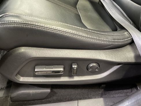 Used 2023 Honda Pilot Touring image 12