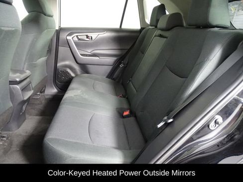 Used 2021 Toyota RAV4 LE FWD image 11