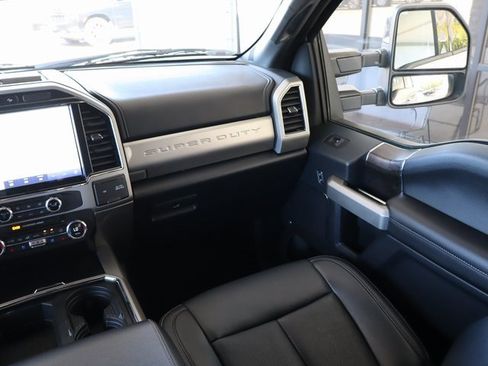 Used 2022 Ford F250 Lariat w/ Black Appearance Package image 23
