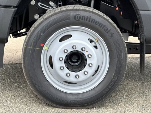 New 2026 Ford F550 2WD SuperCab Super Duty image 27