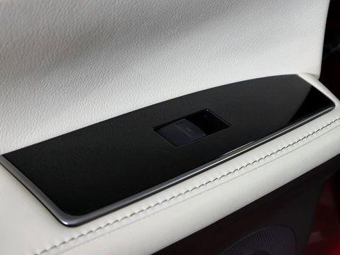 Used 2018 Lexus ES 300h w/ Luxury Package image 57