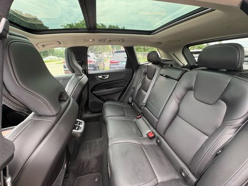 Used 2023 Volvo XC60 B5 Ultimate AWD/4WD image 25