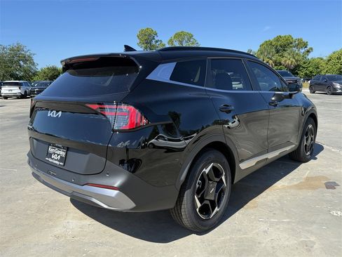 New 2026 Kia Sportage EX w/ EX Panorama Roof Package image 4