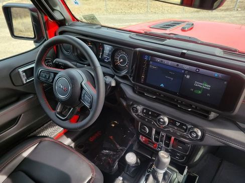 Used 2024 Jeep Wrangler Unlimited Rubicon image 16