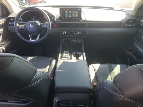 Certified 2025 Honda Pilot Touring image 15