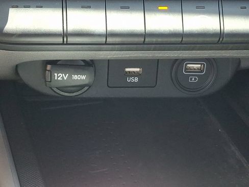 Used 2023 Hyundai Elantra SEL w/ Convenience Package FWD image 24