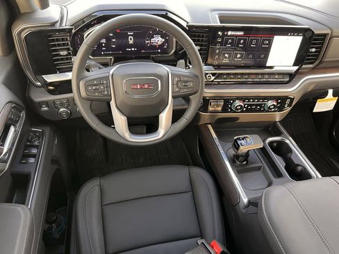 New 2026 GMC Sierra 1500 SLT image 12