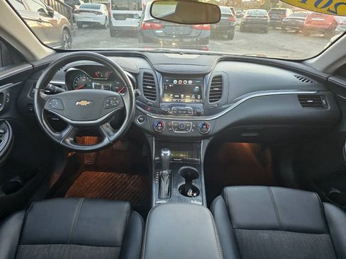 Used 2018 Chevrolet Impala LT FWD image 9