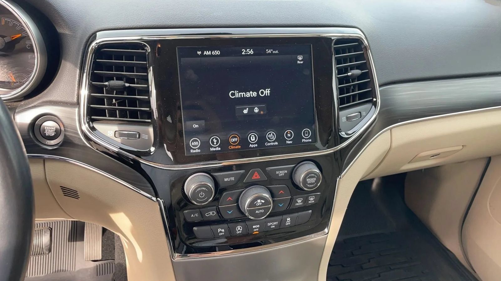 Used 2019 Jeep Grand Cherokee Limited AWD/4WD image 17