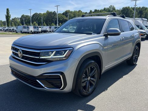 Used 2022 Volkswagen Atlas Cross Sport SEL R-Line AWD/4WD image 5