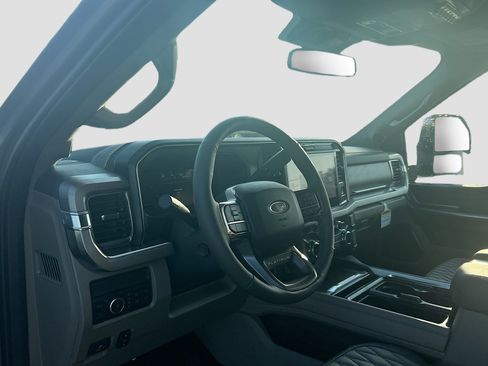 New 2026 Ford F250 Platinum w/ Platinum Plus Package AWD/4WD image 6