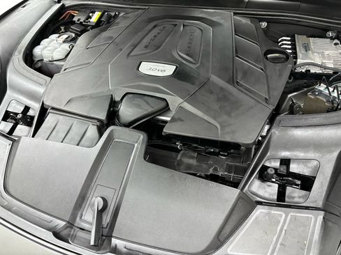 Used 2019 Porsche Cayenne AWD/4WD image 48