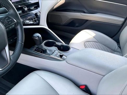 Used 2022 Toyota Camry SE image 17