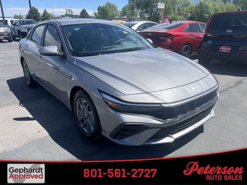 Used 2025 Hyundai Elantra Hybrid FWD image 1
