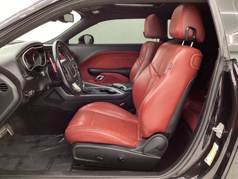 Used 2018 Dodge Challenger GT w/ Driver Convenience Group image 14