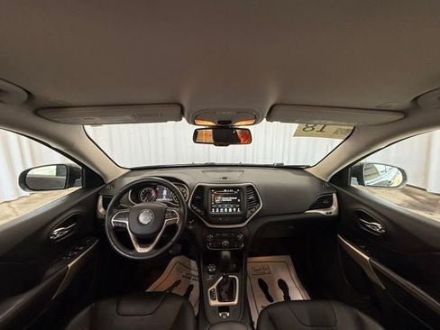 Used 2018 Jeep Cherokee Limited AWD/4WD image 4