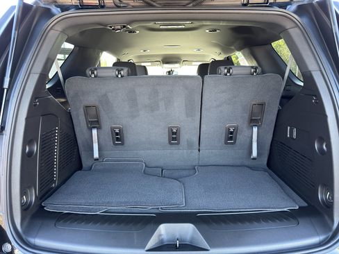 Used 2022 GMC Yukon SLE w/ Gmc Pro Safety Plus Package image 37