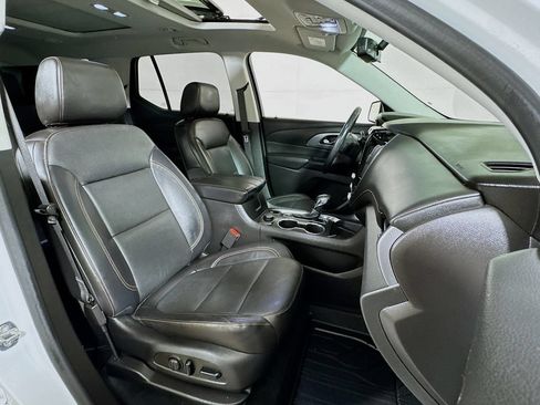Used 2021 Chevrolet Traverse Premier w/ Redline Edition FWD image 28