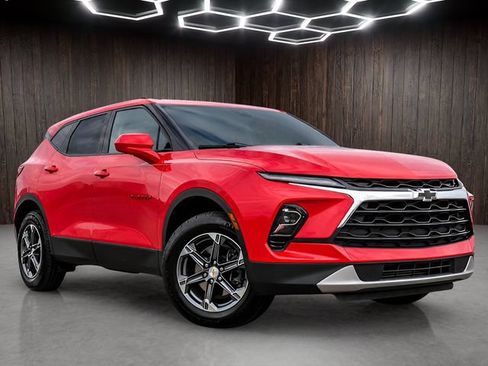 Used 2023 Chevrolet Blazer LT w/ Convenience Package FWD image 1