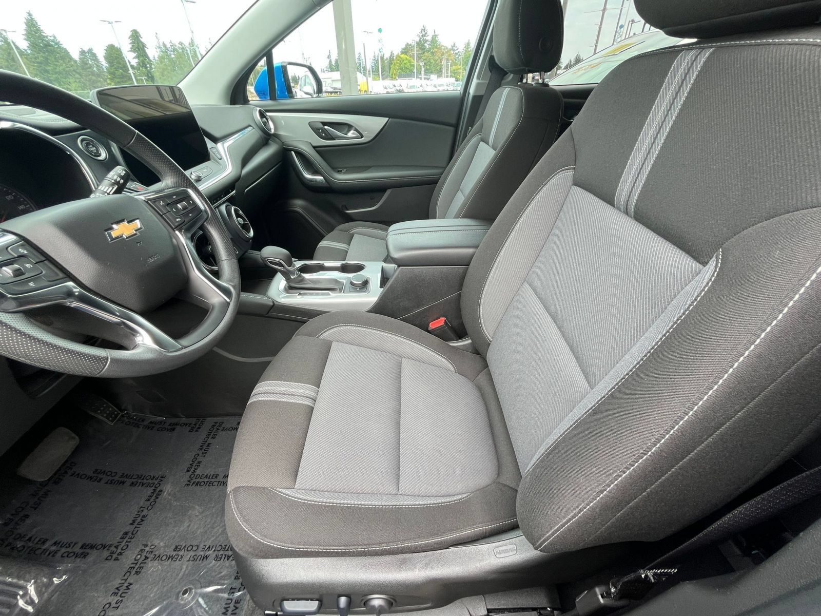 Used 2025 Chevrolet Blazer LT FWD image 27