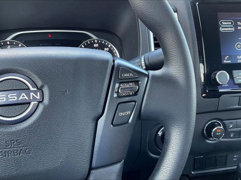 Used 2024 Nissan Frontier SV image 24