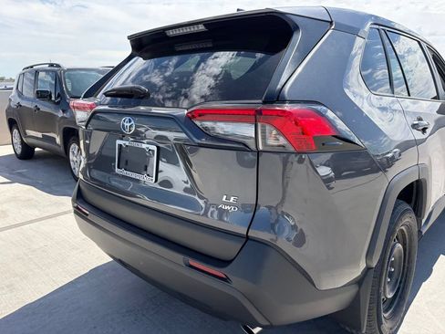 Used 2025 Toyota RAV4 LE AWD/4WD image 5