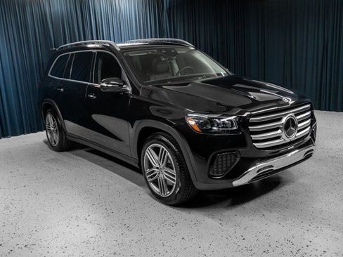 Certified 2026 Mercedes-Benz GLS 450 4MATIC image 3