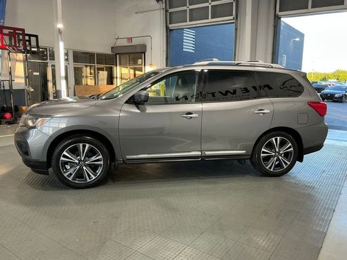 Used 2020 Nissan Pathfinder Platinum FWD image 31