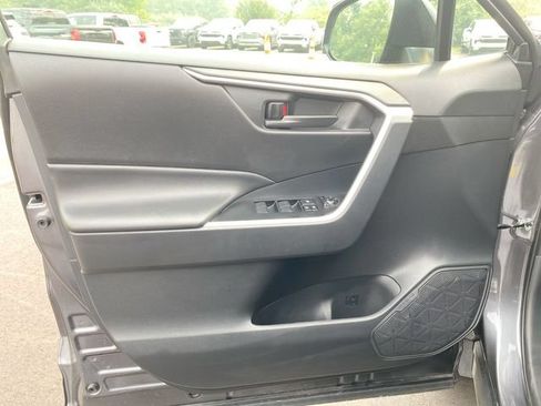 Used 2025 Toyota RAV4 LE AWD/4WD image 20