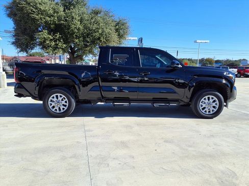 Certified 2025 Toyota Tacoma SR5 image 4