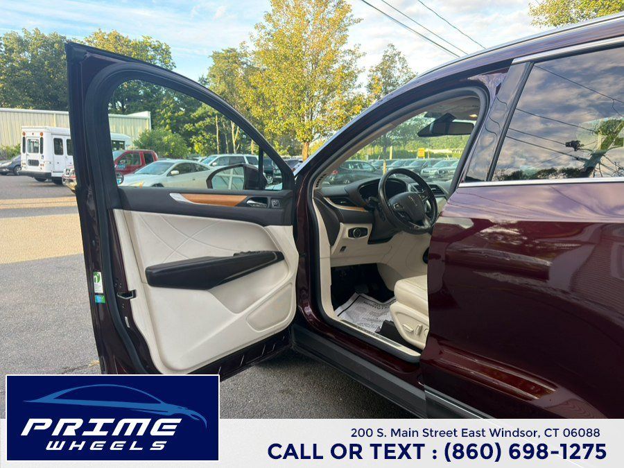 Used 2016 Lincoln MKC Reserve w/ Technology Package AWD/4WD image 9