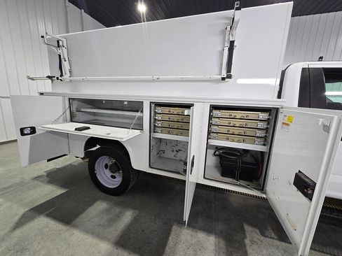 Used 2019 Ford F550 4x4 Regular Cab Super Duty image 12