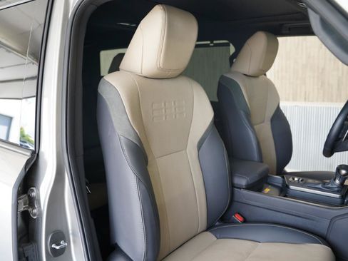 Used 2024 Lexus GX 550 AWD/4WD image 30
