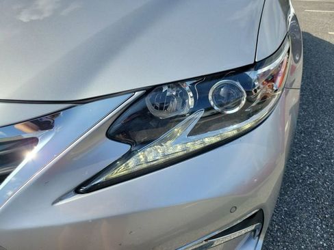 Used 2018 Lexus ES 350 w/ Premier Package image 16