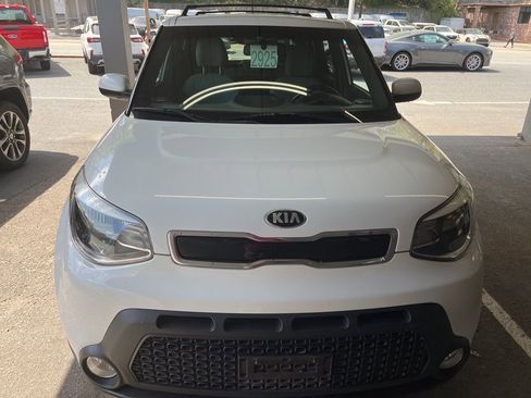 Used 2015 Kia Soul + w/ Audio Package image 3