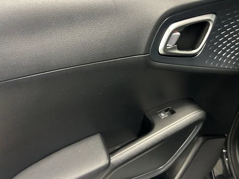 Used 2023 Kia Soul EX FWD image 15