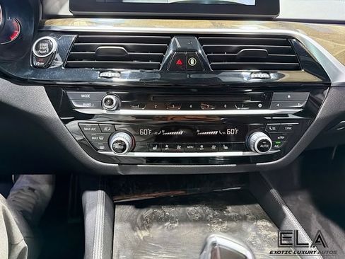 Used 2018 BMW 540i w/ M Sport Package RWD image 17