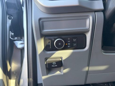 Used 2022 Ford F150 XLT w/ Trailer Tow Package image 11