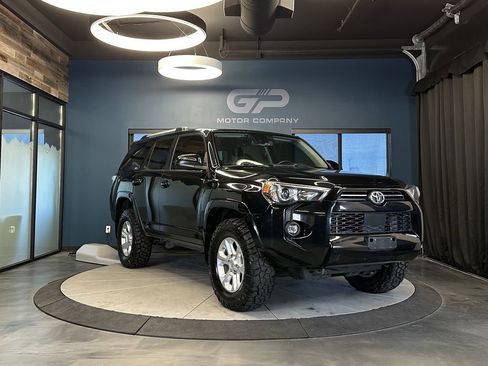 Used 2021 Toyota 4Runner SR5 AWD/4WD image 1