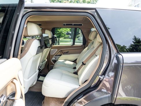 Used 2025 Land Rover Range Rover SV AWD/4WD image 43