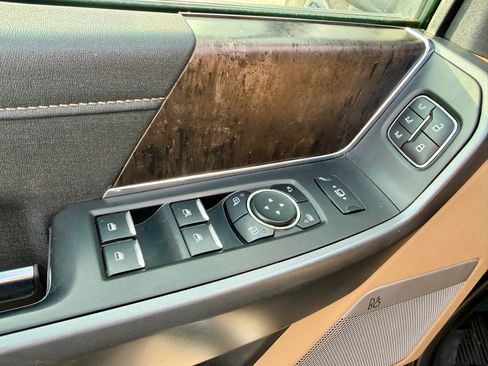 Used 2024 Ford F250 Lariat w/ Chrome Package image 18