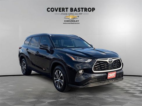 Used 2022 Toyota Highlander XLE image 7