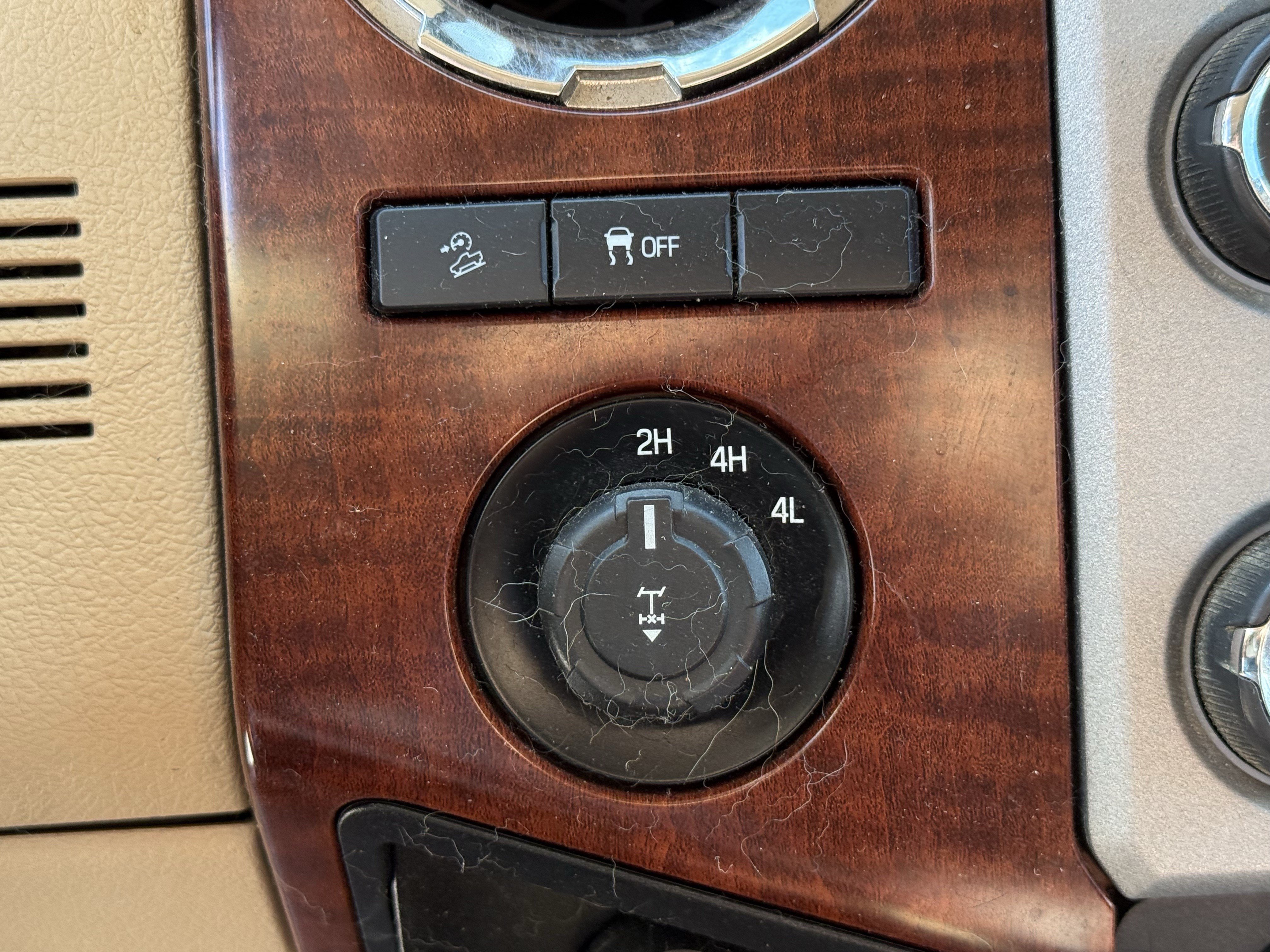 Used 2014 Ford F250 King Ranch w/ FX4 Off-Road Package AWD/4WD image 23