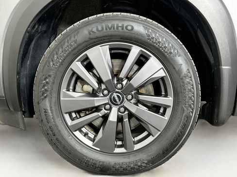 Used 2023 Nissan Pathfinder S image 11