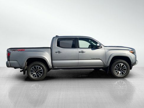 Used 2020 Toyota Tacoma TRD Sport w/ Technology Package image 6