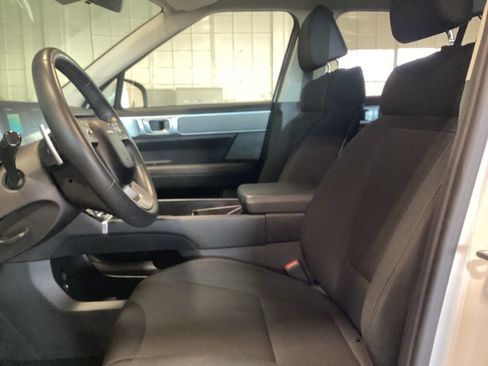 Used 2025 Hyundai Santa Fe SE image 11