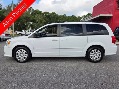 Used 2016 Dodge Grand Caravan SE w/ Quick Order Package 29E SE FWD image 2
